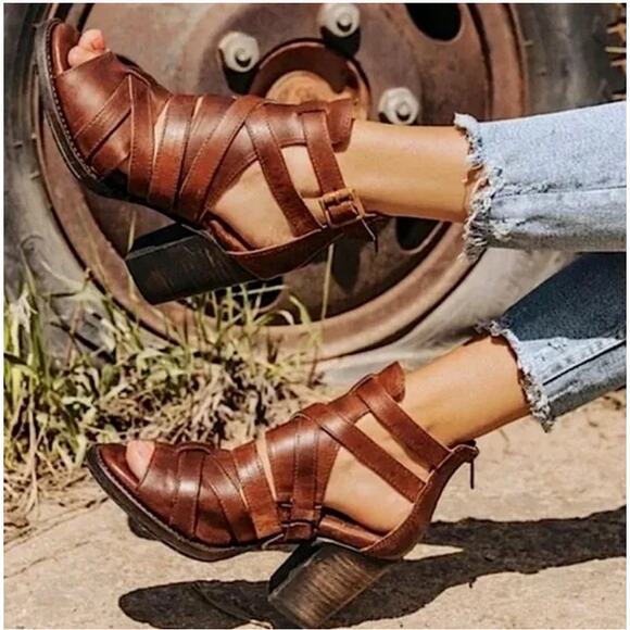 Freebird by Steven Brown Leather claw heels - Picture 1 of 9